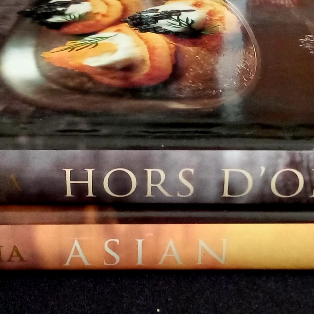 Set 2 Williams Sonoma Recipe Full Color Cookbooks Hors D'oeuvre & Asian Cuisine
